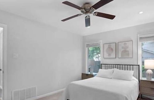 Mesa Oaks Casa | AUS - Tablerock · Gorgeous 5bd/4ba w/Hot Tub Near Downtown Austin