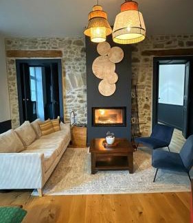 Lamalou-les-Bains Casa | Domain With Swimming Pool And Reception Room