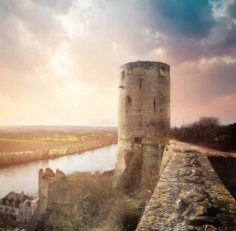 Lemere Casa | Domaine à proximité de Chinon avec piscine, billard, pétanque, jeux pour enfants