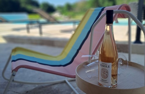 Cabasse Casa | Domaine Chateau Yssole, Cadre Idyllique au Milieu des Vignes