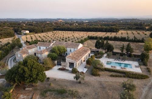 Grillon Casa | Domaine de la Calamande