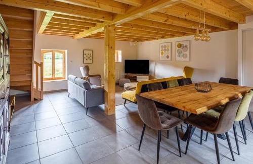 Les Salles Casa | Domaine de la Plagnette - Gîtes pour 15 pers, Terrasse et Animaux admis - FR-1-496-368