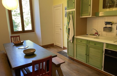 Le Truel Cabaña | En el 1er piso de una hermosa casa con carácter, apartamento: 4 a 8 personas.