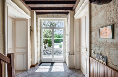Villegouge Casa | Domaine de Meyney