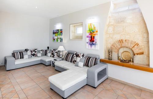 Villegouge Casa | Domaine de Meyney
