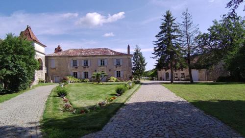 Caylus Cama Y Desayuno | Domaine de Monplaisir