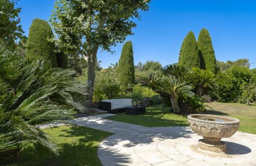 Grasse Villa | Domaine des Fleurs - 8 bedroom estate with private tennis court