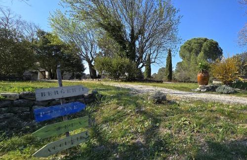 Mondragon Casa | Domaine familial avec grand parc et piscine
