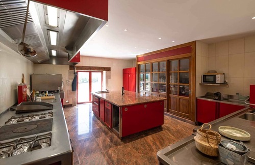 Saint-Antonin Noble Val Villa | Mas des Sylves heated indoor swimming pool in an exceptional natural setting