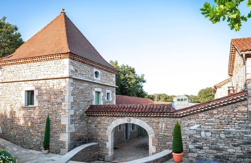 Saint-Antonin Noble Val Villa | Mas des Sylves heated indoor swimming pool in an exceptional natural setting