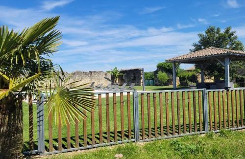 Saint-Caprais-de-Bordeaux Casa | Domaine de Canteloup au coeur des vignes avec piscine