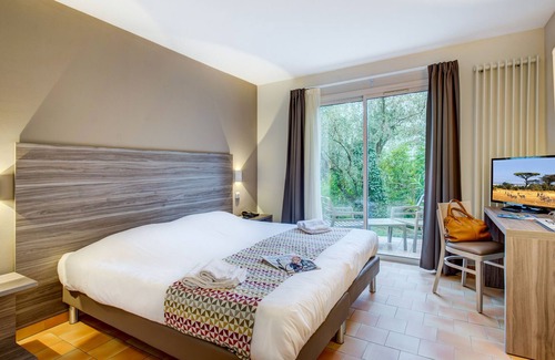 Peymeinade Hotel | La Tour Carrée – Grasse Sud
