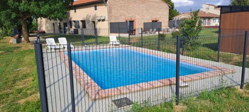 Daux Casa | Domaine le Caprougeat