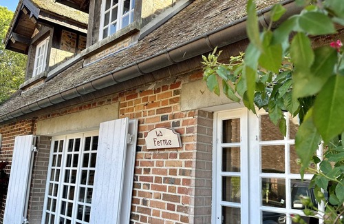 Brinon-sur-Sauldre Casa | Domaine Les Muids - Gîte "les Oiseaux". Piscine et Forêt Privée Proche de Paris