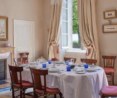 Burie Cama Y Desayuno | Domaine Maze Churchill