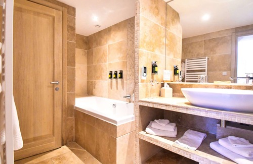 Niozelles Hotel | Domaine Ribiera, Hotel 5 Etoiles, SPA & Golf - Forcalquier
