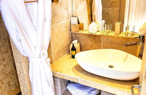 Niozelles Hotel | Domaine Ribiera, Hotel 5 Etoiles, SPA & Golf - Forcalquier