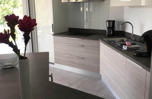 Saint-Alban-sous-Sampzon Villa | SAINT ALBAN AURIOLLES, villa con aire acondicionado y piscina privada para 6 a 8 personas