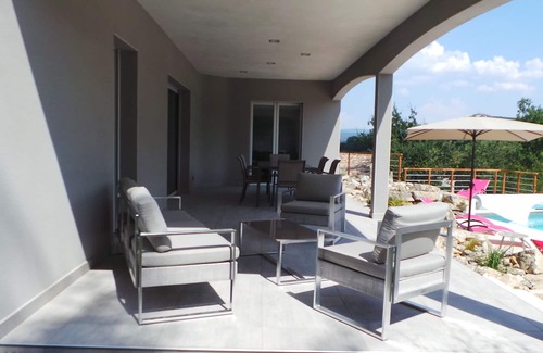 Saint-Alban-sous-Sampzon Villa | SAINT ALBAN AURIOLLES, villa con aire acondicionado y piscina privada para 6 a 8 personas