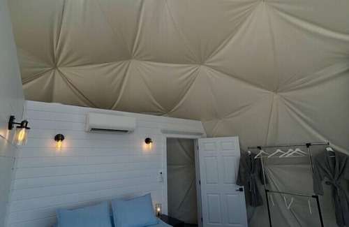 West Bay Cabina | Dome 1 · Luxury Lakeside Dome Experience With Hot Tub