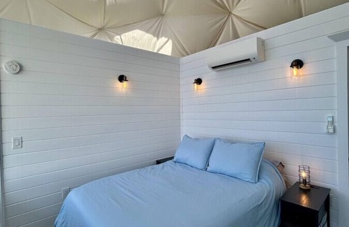 West Bay Cabina | Dome 1 · Luxury Lakeside Dome Experience With Hot Tub