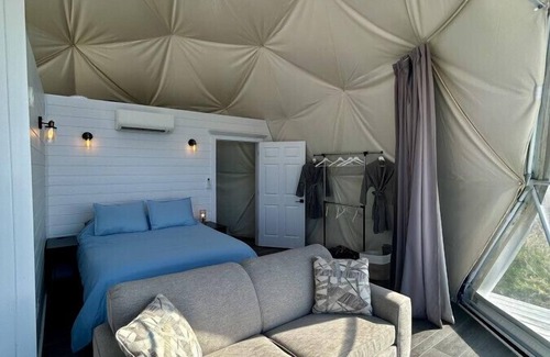 West Bay Cabina | Dome 1 · Luxury Lakeside Dome Experience With Hot Tub