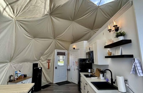 West Bay Cabina | Dome 5 · Luxury Lakeside Dome Experience Private Hot Tub