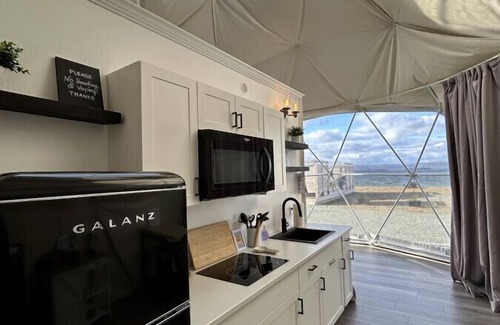 West Bay Cabina | Dome 5 · Luxury Lakeside Dome Experience Private Hot Tub