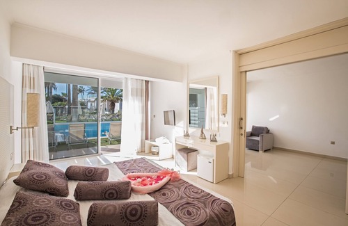 Ayia Napa Hotel | Dome Beach Marina Hotel & Resort