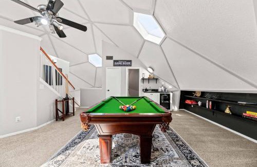 Bedford Casa | Dome Manor 2 Game Rooms, Hot Tub & Pool!