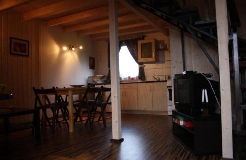 Postomino Chalet De Esquí | Domek KLIMATYZOWANY piętrowy - Domki u Staszka