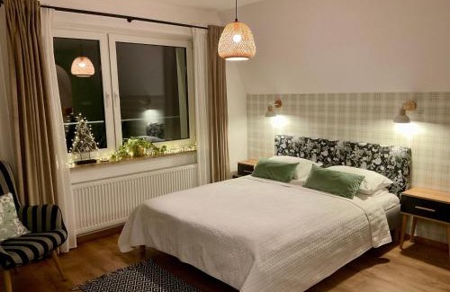 Bystra Casa | Domek Koziołek przy szlaku, Szyndzielnia, Klimczok, Szczyrk, Bania