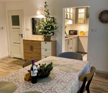 Bystra Casa | Domek Koziołek przy szlaku, Szyndzielnia, Klimczok, Szczyrk, Bania