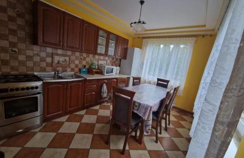 Podjazy Casa | Domek nad stawem z balią i sauną