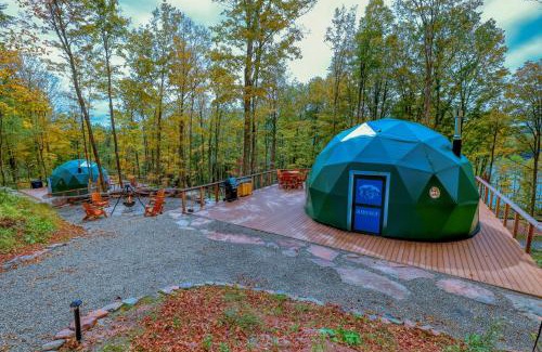 Swan Lake Cama Y Desayuno | Domes at Catskills