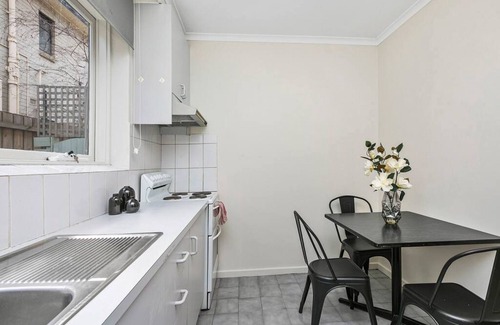 St. Kilda East Apartamento | Domi Rentals - The Wilgah Hideaway