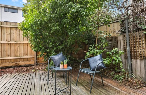 St. Kilda East Apartamento | Domi Rentals - The Wilgah Hideaway