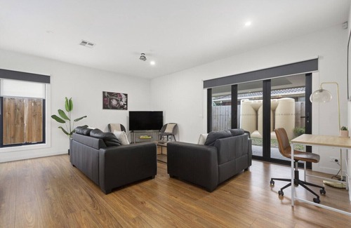 Clayton Casa | Domi Rentals - The Kumbaya Residence