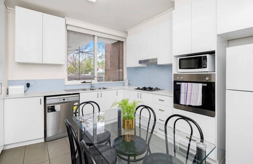 St. Kilda East Apartamento | Domi Rentals - The Alma Apartment