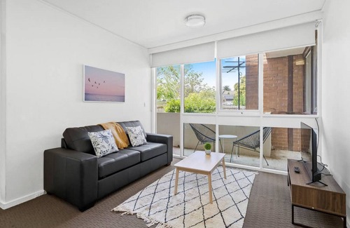 St. Kilda East Apartamento | Domi Rentals - The Alma Apartment