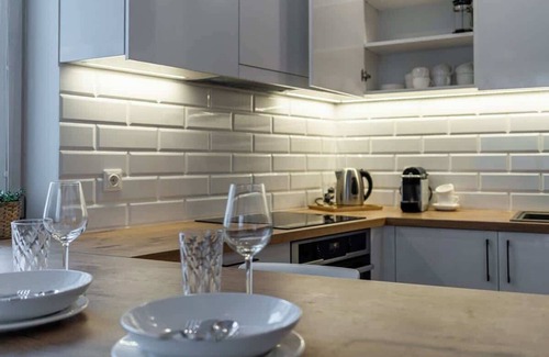 Old Town Apartamento | Domillion 1bdr lovely apt with parking &lift B9a4!