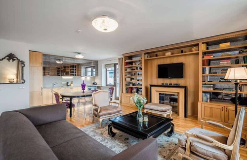 Old Town Apartamento | Domillion 2bdr old town apt w views, parking A127
