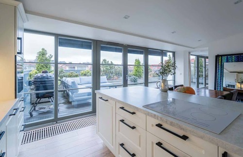 Old Town Apartamento | Domillion Amazing 3bdr Penthouse with Terrace MZ28