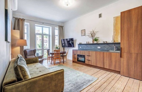 Old Town Apartamento | Domillion new Provence 3bdr 2bath w parking P365