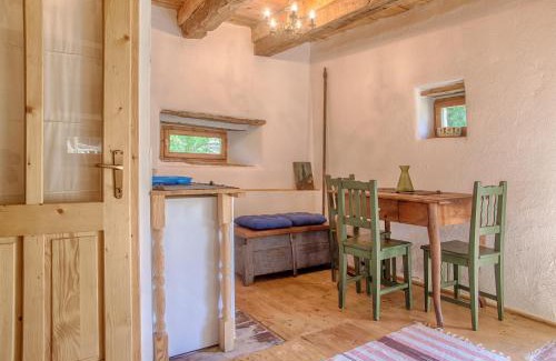 Cloasterf Casa | Dominic Boutique - Gardener's Cottage