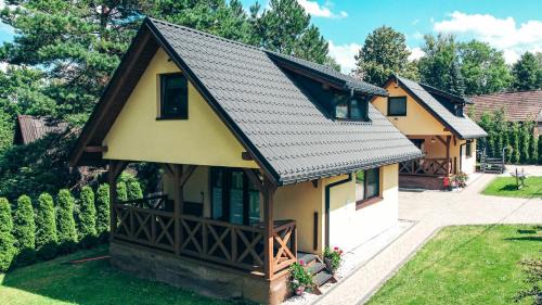 Lipowa Casa | Domki Spokojny Zakątek z balią z jacuzzi