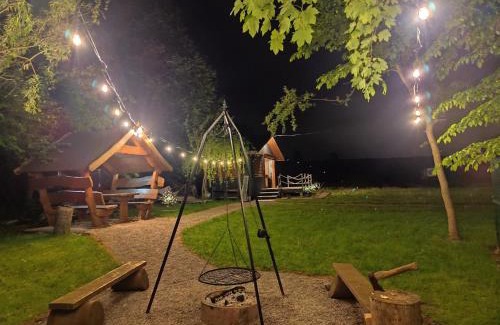 Lipowa Casa | Domki Spokojny Zakątek z balią z jacuzzi