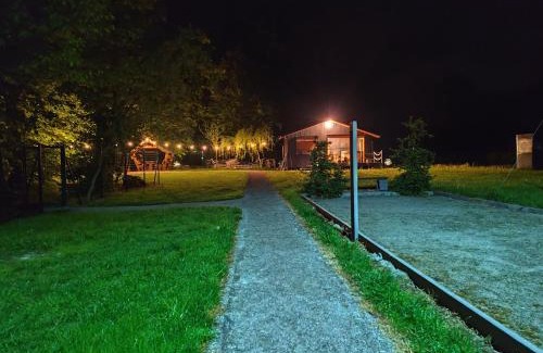 Lipowa Casa | Domki Spokojny Zakątek z balią z jacuzzi
