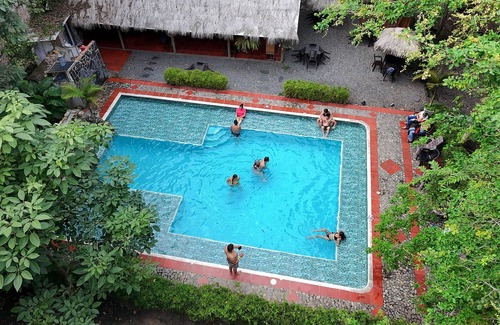 Utica Casa | “Domo Nativo: Aventura y Relax en el Corazón del Bosque”