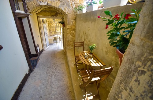 Modica Casa | Domum in petra, the house in the rock. A short walk from the historic center of Modica